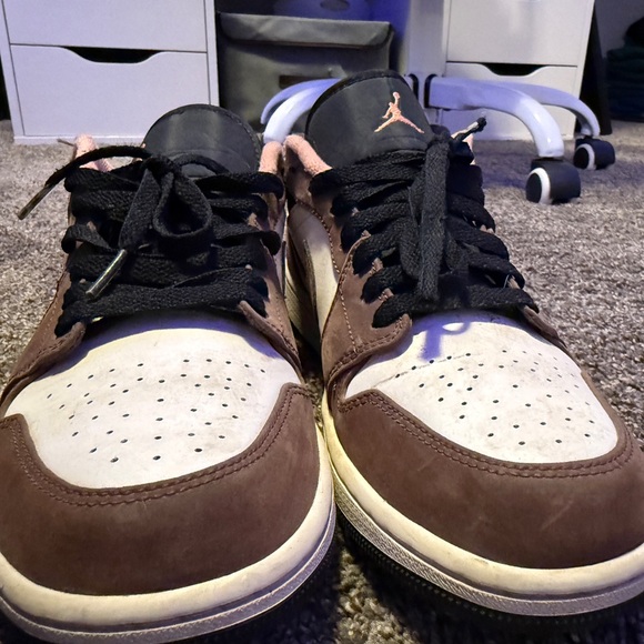 Jordan 1 Low Mochas - Picture 3 of 6